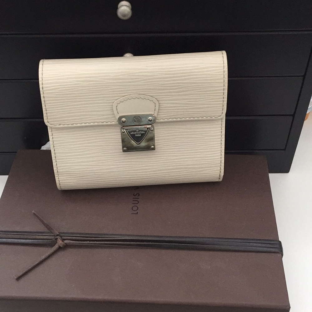 Authentic Epi LV wallet